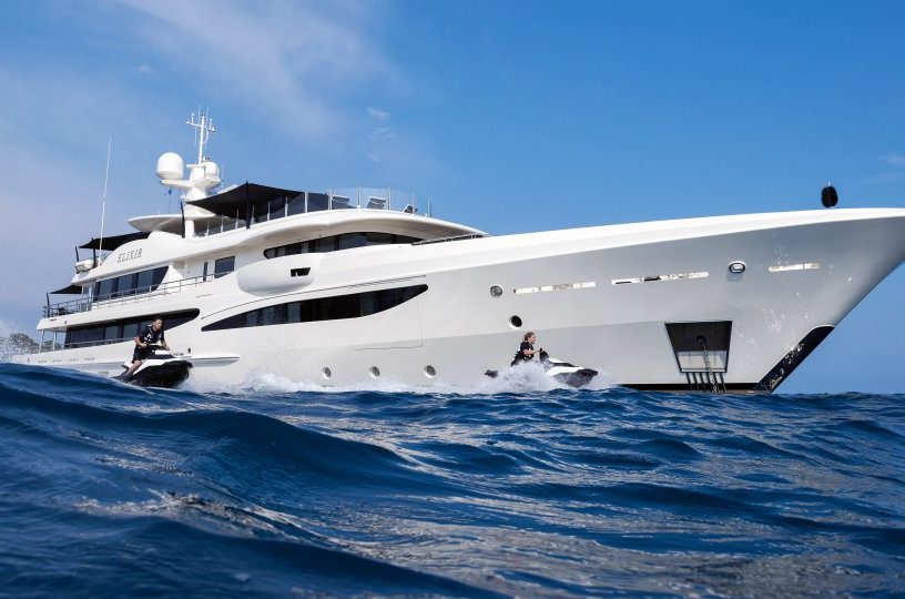 yachts-for-sale-5ce41daf26987_v_default_medium